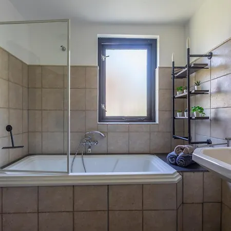 Holiday home La Casa Pacha Mama Sauna En Hottub *