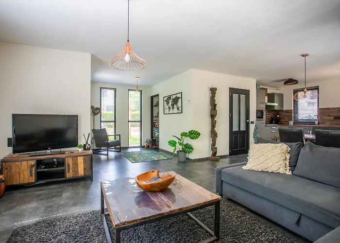 Semesterbostad La Casa Pacha Mama Sauna En Hottub Ewijk