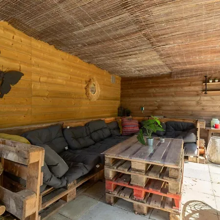La Casa Pacha Mama Sauna En Hottub Vakantiehuis Ewijk